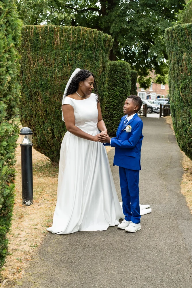 Luxury documentary wedding photography at high-end UK venue - Photo 16