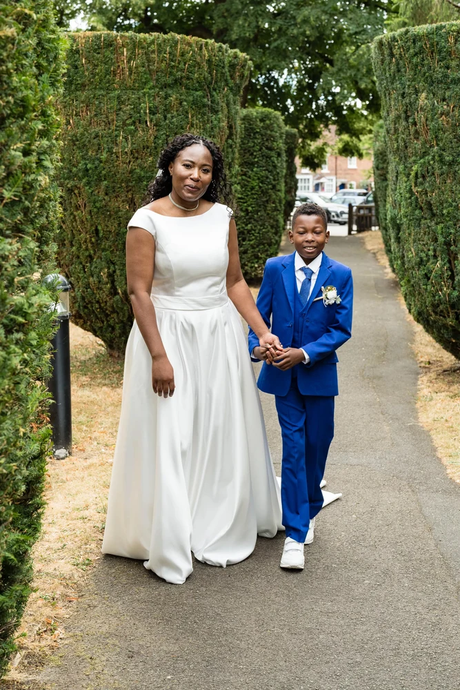 Luxury documentary wedding photography at high-end UK venue - Photo 21