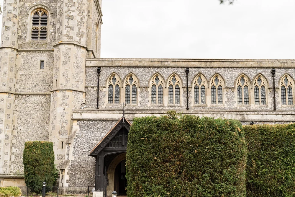 Luxury documentary wedding photography at high-end UK venue - Photo 44